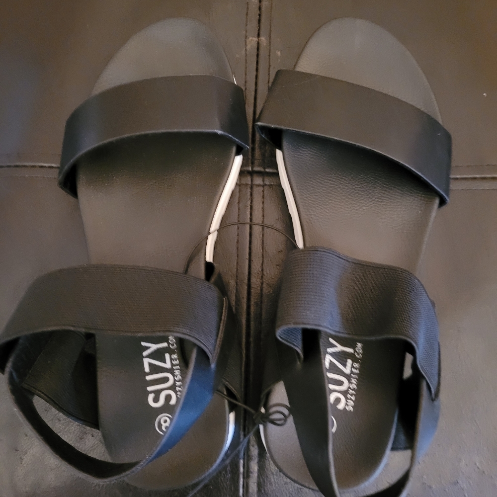 NWT Suzy shier sandals